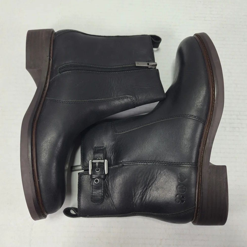 Lucky Brand Quendy Black Leather Chelsea Ankle Booties Boots Size 5 1/2 5.5